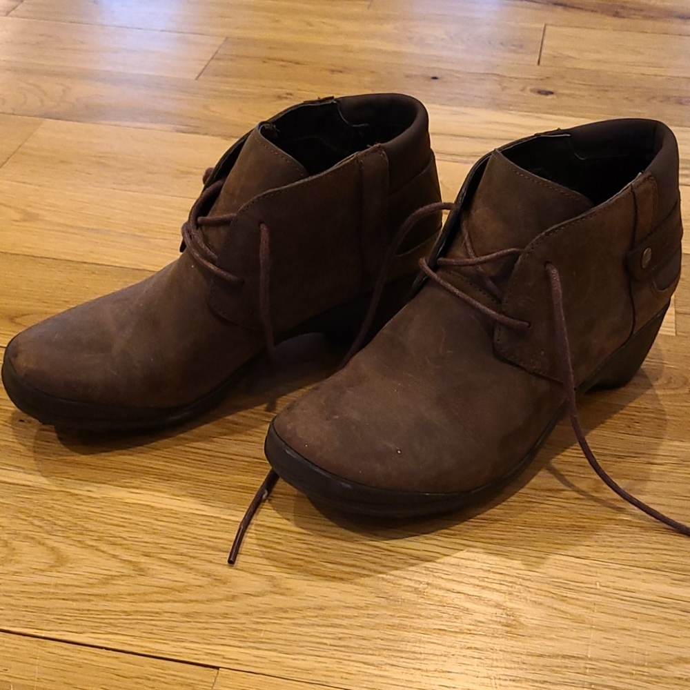 Merrell Veranda Lace-Up Booties